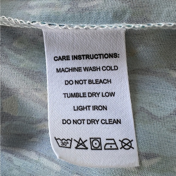 NO BRAND, NWOT, WOMENS TOP. V-NECK, 3/4 SLEEVE, LIGHTWEIGHT FABRIC. SIZE XL - Picture 7 of 7